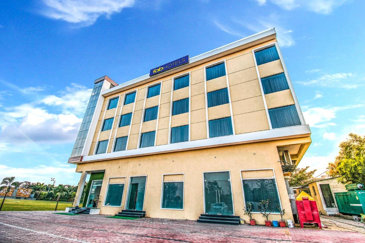 Fabhotel Amrit Greens Indore Airport Esterno foto