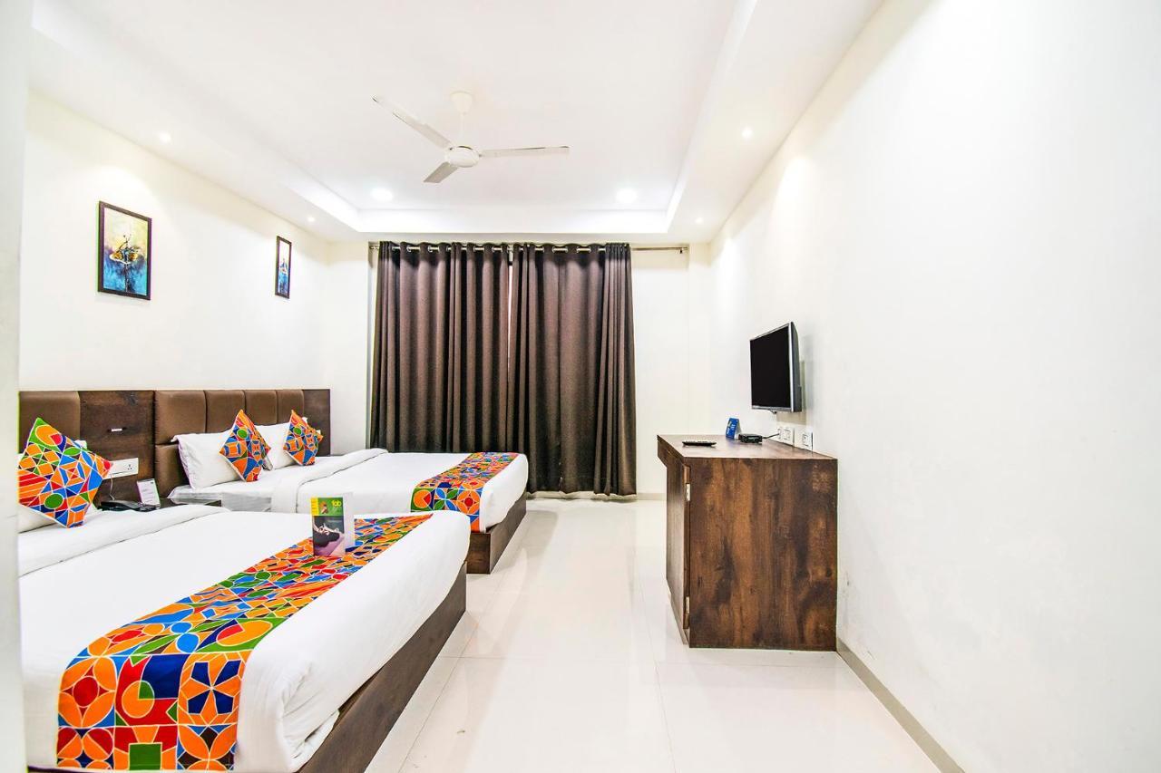 Fabhotel Amrit Greens Indore Airport Esterno foto