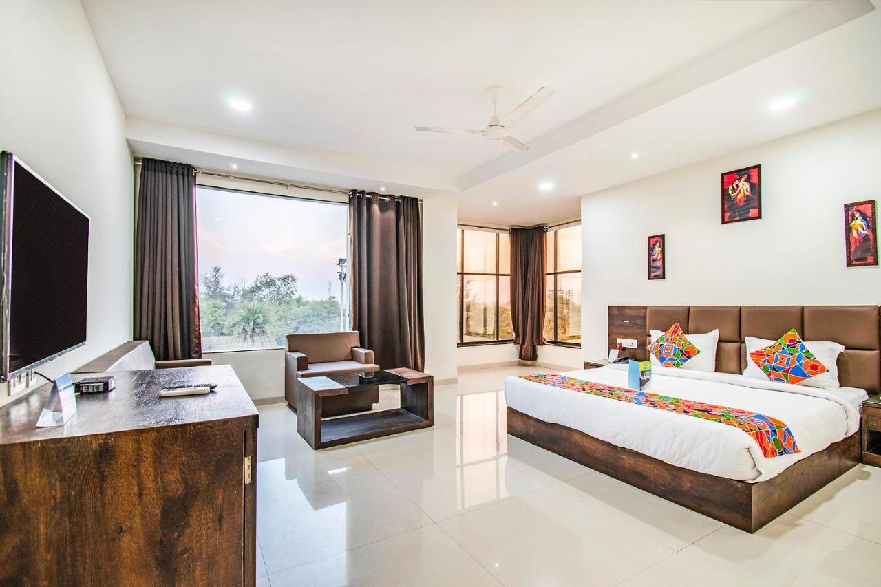 Fabhotel Amrit Greens Indore Airport Esterno foto